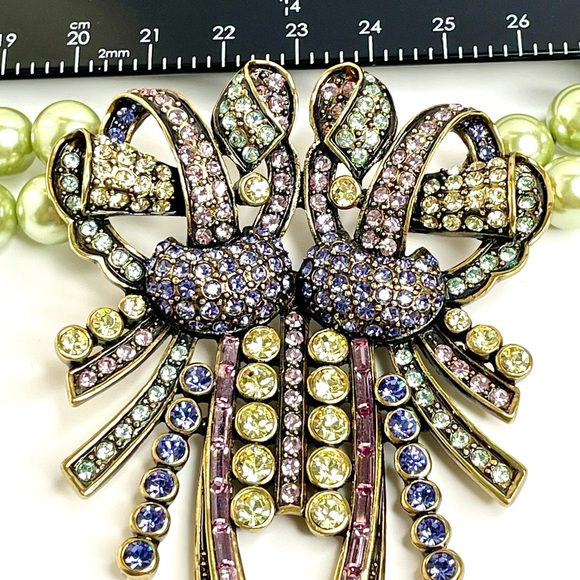 Heidi Daus Pale Sage Green Pearl and Pastel Crystal Necklace - Picture 13 of 14